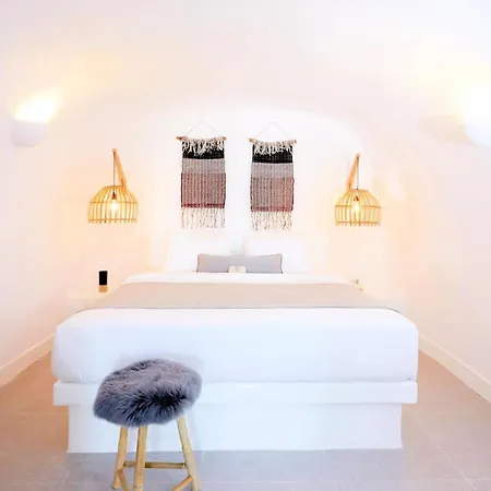 Caldera Romance Cave Oia, Santorini Private Terrace Outdoor Hot Tub Spectacular Sunset Caldera Views Traditional Cave-style Luxury, 别墅
