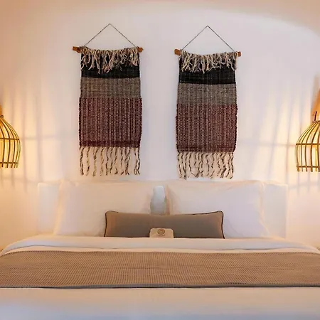 Vila Caldera Romance Cave Oia, Santorini Private Terrace Outdoor Hot Tub Spectacular Sunset Caldera Views Traditional Cave-style Luxury,